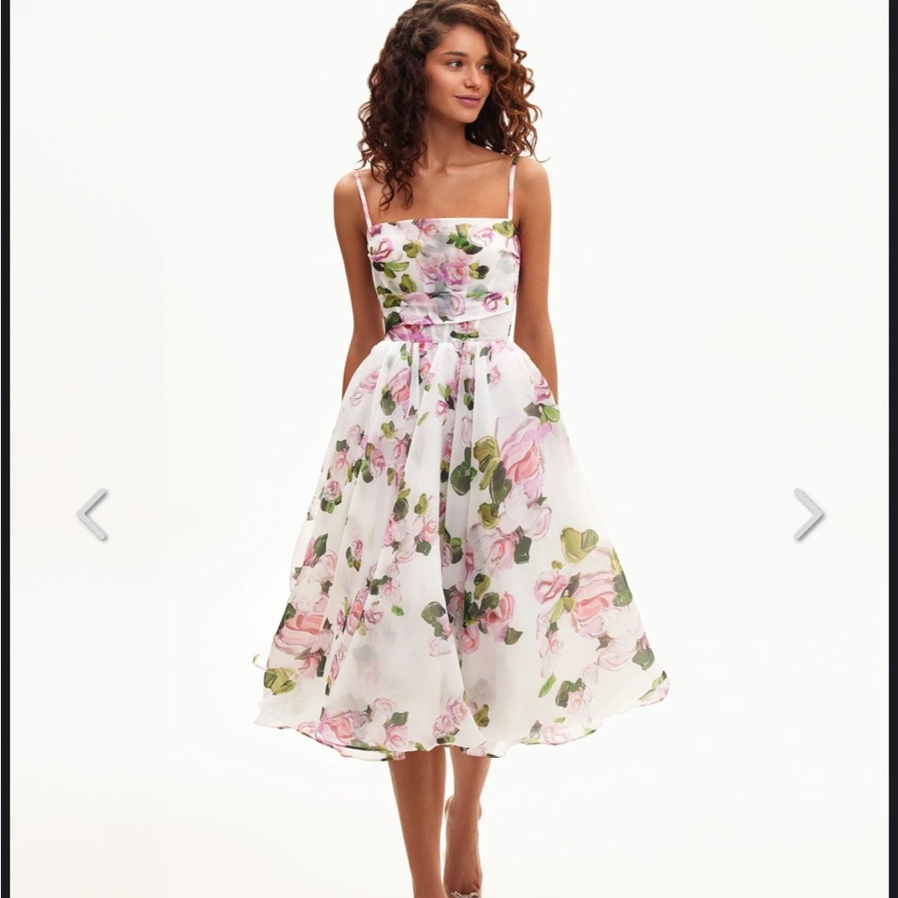 Milla sz 6 Apple Blossom spaghetti strap midi dress